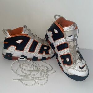 Men’s Size 10.5 Nike Air Shoes Orange White Black Sneakers Pre-Owned